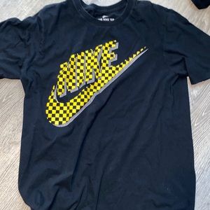 Nike t shirt black with yellow lettering